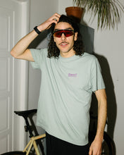 Laden Sie das Bild in den Galerie-Viewer, Bravo Lila-Aloe Green T-Shirt